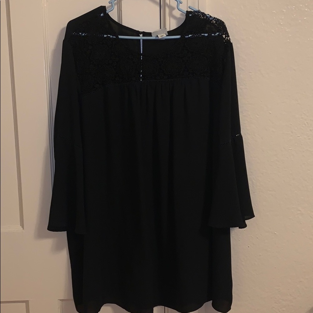 Cute Ava & Viv black top